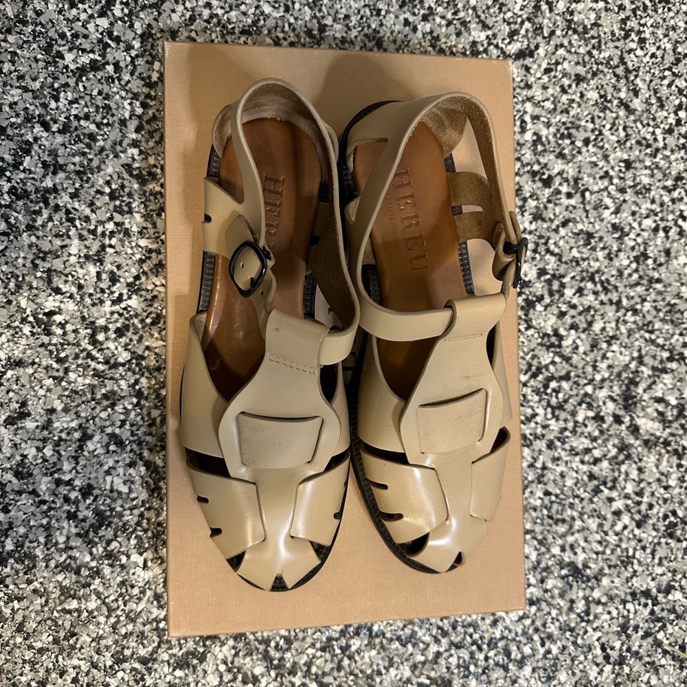 Hereu Pesca leather sandals in sand beige